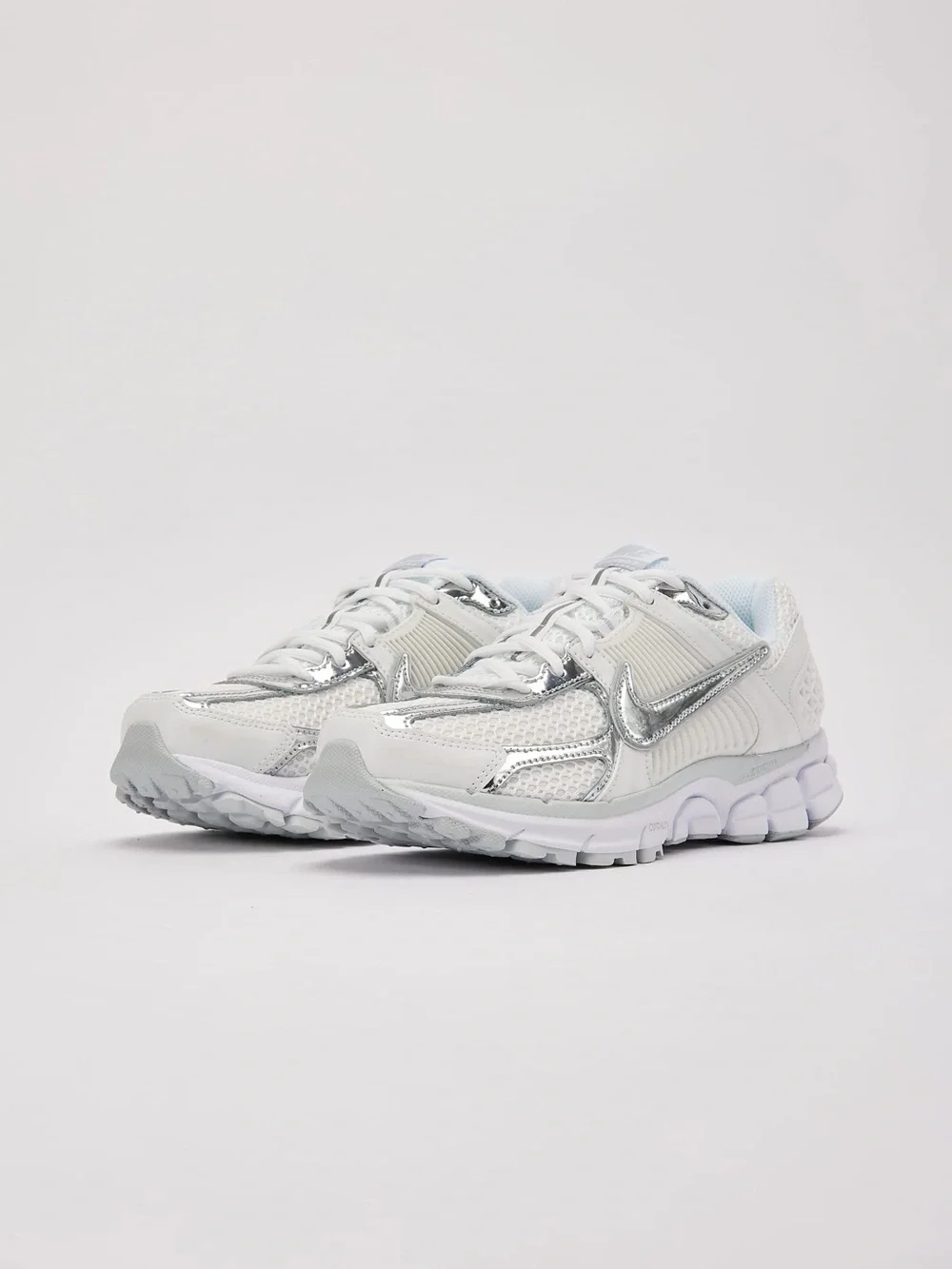 NIKE ZOOM VOMERO 5 - Chrome Toe